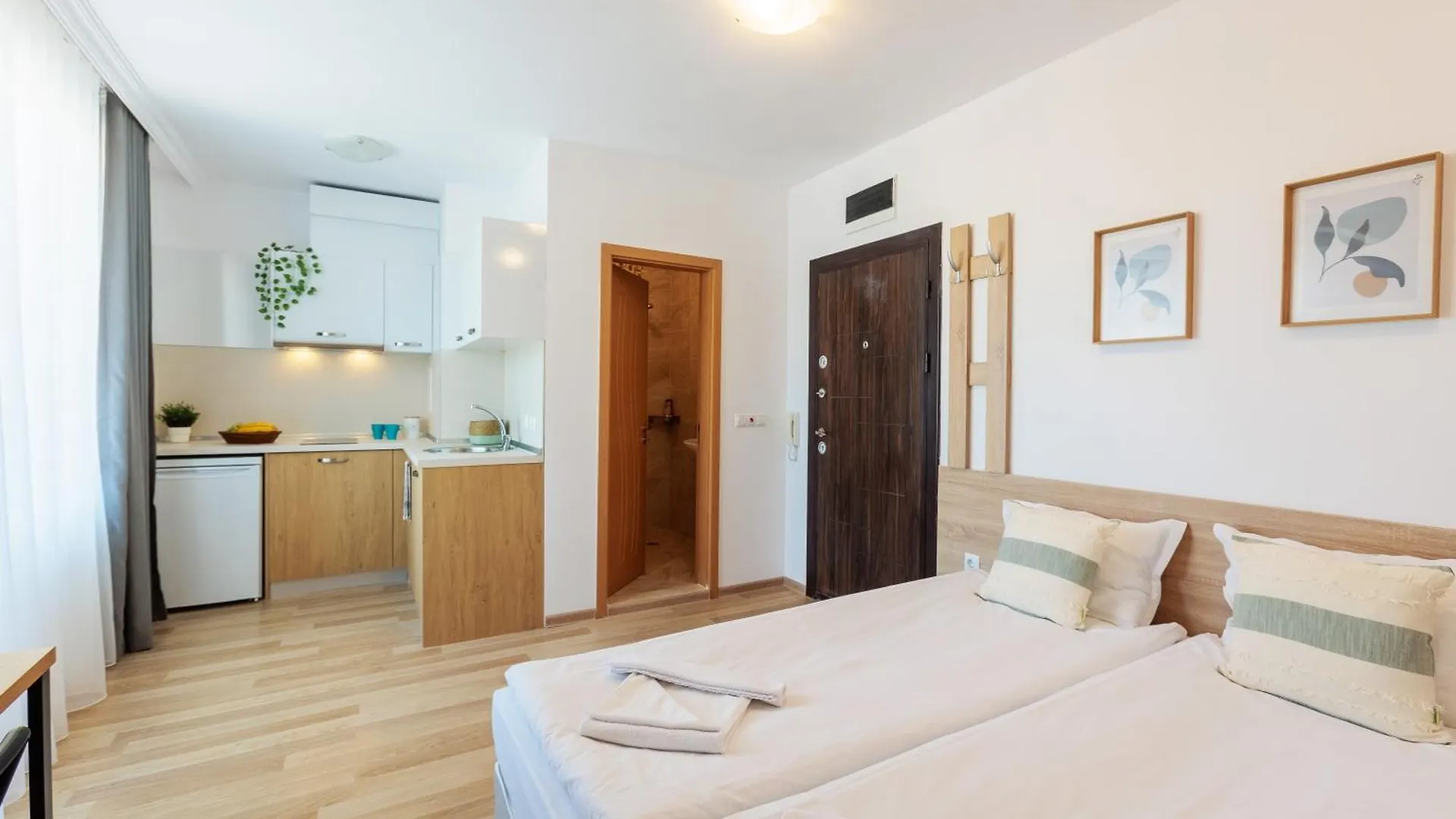 Apartment Flora Studios Sarafovo Burgas Bulgaria
