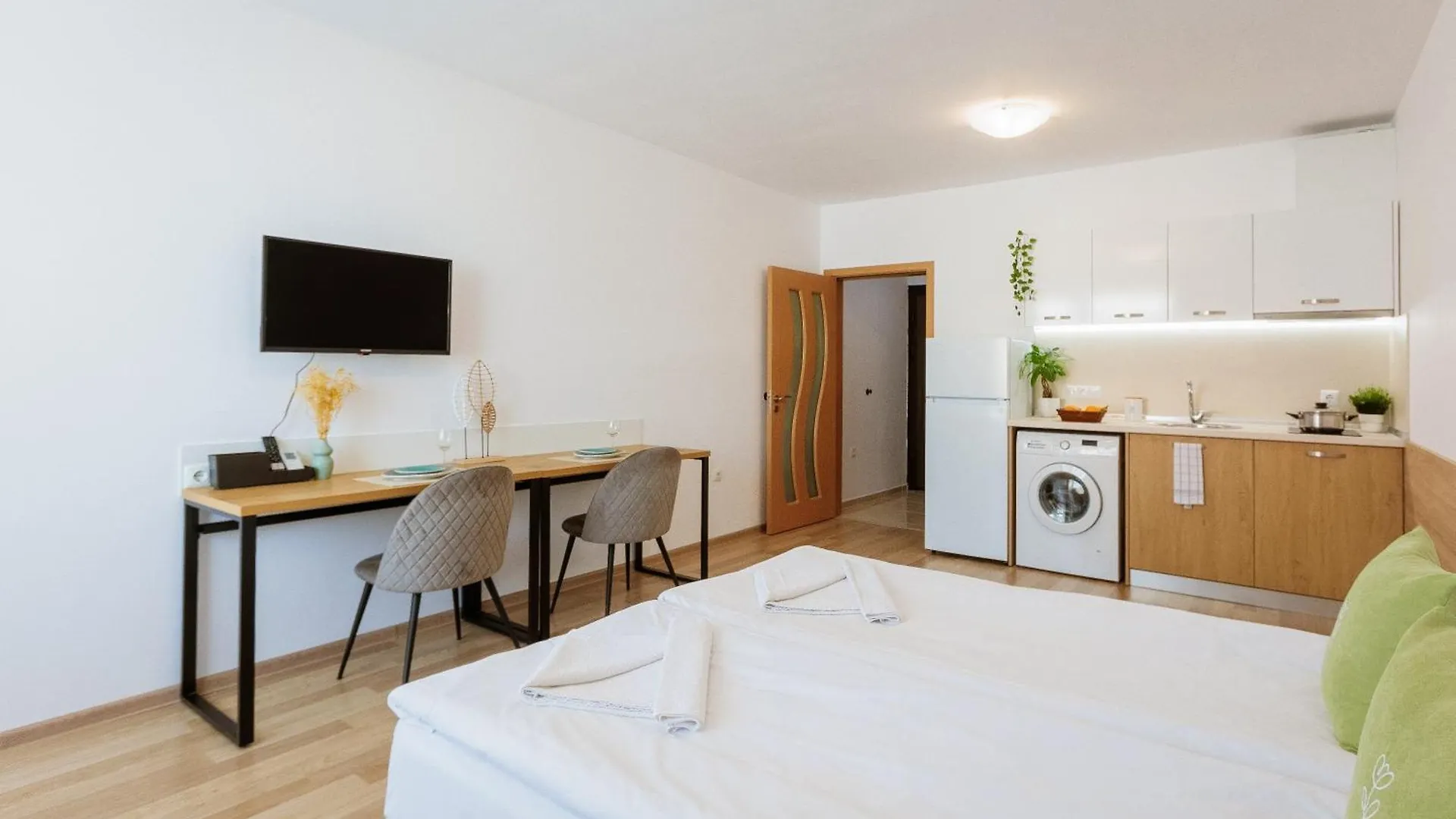Flora Studios Sarafovo Burgas Apartment